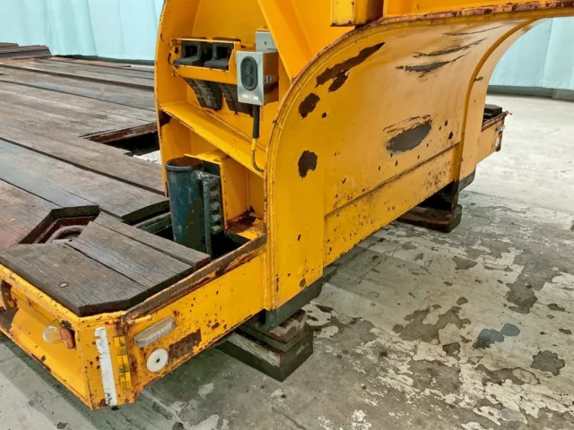 運転席側の補助脚と昇降スイッチです。|花見台  HFP305の写真29