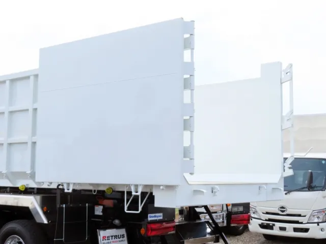 リア扉は片開式です。|三菱 スーパーグレート 2PG-FV80VZの写真11