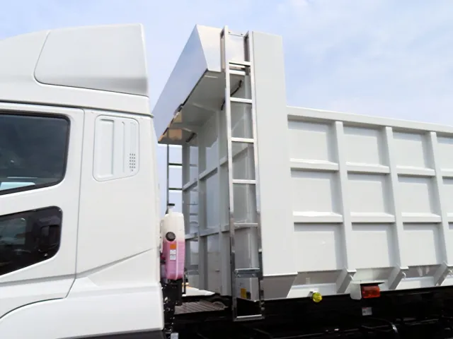 ハシゴ・シートデッキ周りはステンレス製です。|三菱 スーパーグレート 2PG-FV80VZの写真14