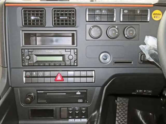 パネル周りの状態です。|三菱 スーパーグレート 2PG-FV80VZの写真25