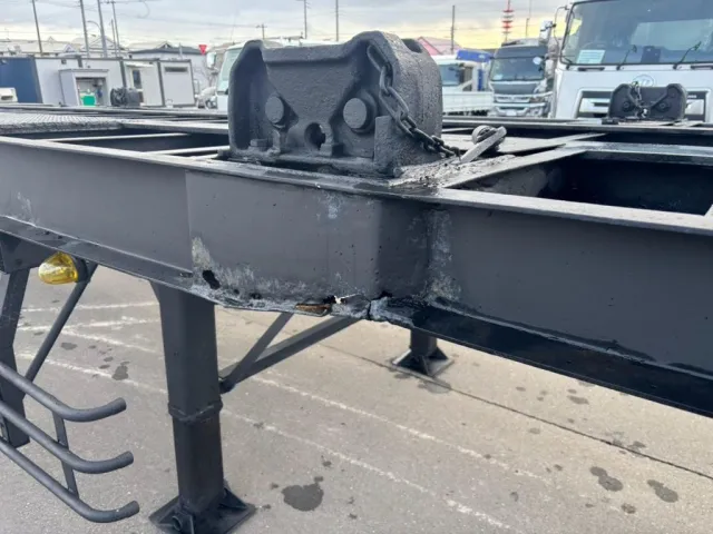 右前方 緊締装置下部 腐食・亀裂　修復跡あります。|東急  TF28H7B2の写真13