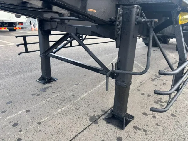 脚は手動式です。|東急  TF28H7B2の写真14