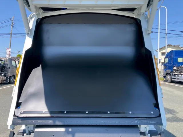 排出板の状態です。|三菱 ファイター 2KG-FK72F(2WD)の写真11