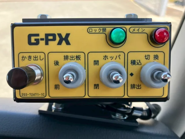 上物の操作スイッチです。|三菱 ファイター 2KG-FK72F(2WD)の写真28