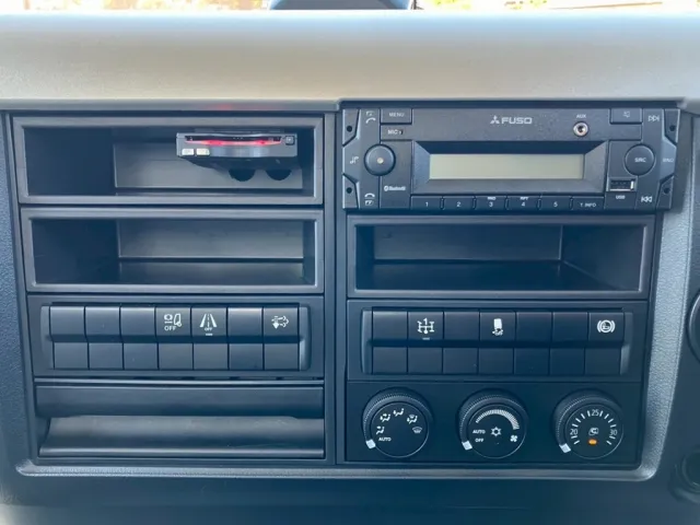 インパネ周りの状態です。|三菱 ファイター 2KG-FK72F(2WD)の写真29