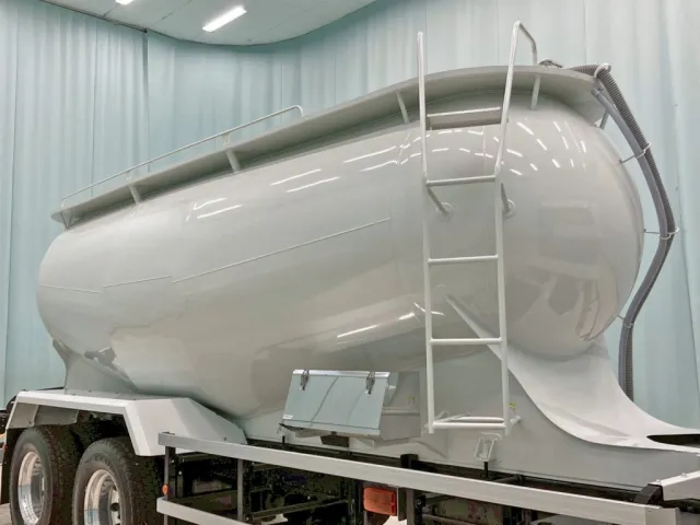 タンクの外観状態です。(運転席側)|三菱 スーパーグレート 2PG-FV84GZの写真13