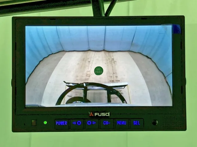 液晶バックモニター付きです。|三菱 スーパーグレート 2PG-FV84GZの写真23