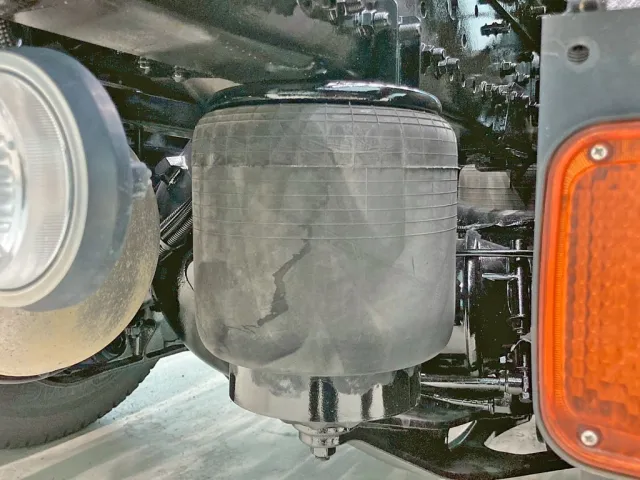 エアサスです。|日野 プロフィア QPG-SH1EEDGの写真5