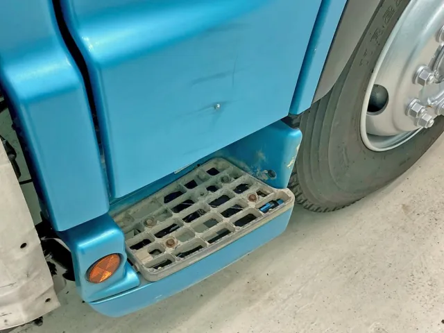 助手席ドアにキズがあります。|日野 プロフィア QPG-SH1EEDGの写真20