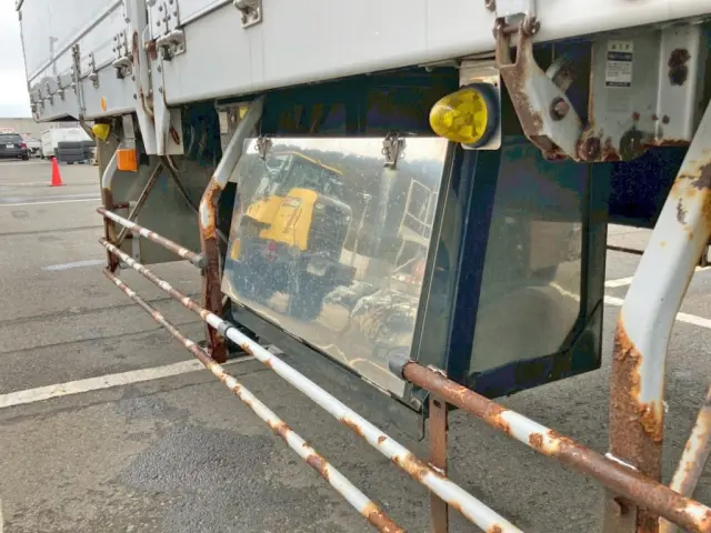 助手席側にステンレス製の工具箱が付いています。|トレクス トレクス PFB34116の写真27