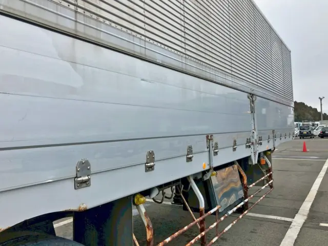 運転席側アオリ中央部にヘコミがあります。|トレクス トレクス PFB34116の写真38