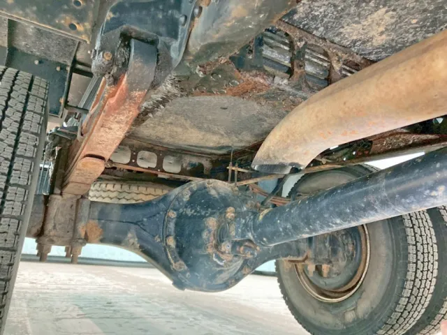 下回りの状態です。(中央後方)|三菱 ファイター PA-FK71D(2WD)の写真13