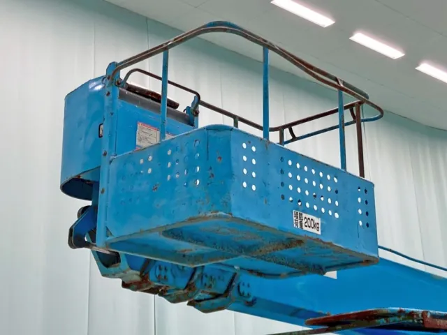 バケット荷重は200㎏です。(作業床高さは27mです)|三菱 ファイター PA-FK71D(2WD)の写真28