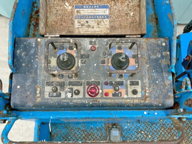 バケット内の操作スイッチです。|三菱 ファイター PA-FK71D(2WD)の写真32