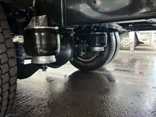 エアサスです。|日野 レンジャー 2KG-FD2ABG(2WD)の写真5