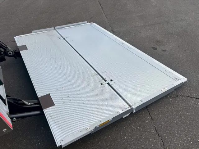 ゲートのステージの状態です。|日野 レンジャー 2KG-FD2ABG(2WD)の写真14