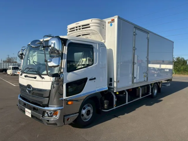 フロント周り、メッキパーツで飾っています。|日野 レンジャー 2KG-FD2ABG(2WD)の写真1