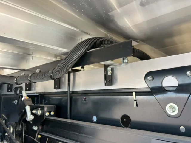 シャーシとネタの状態です。(縦ネタ・横ネタはアルミ製です)|日野 レンジャー 2KG-FD2ABG(2WD)の写真6