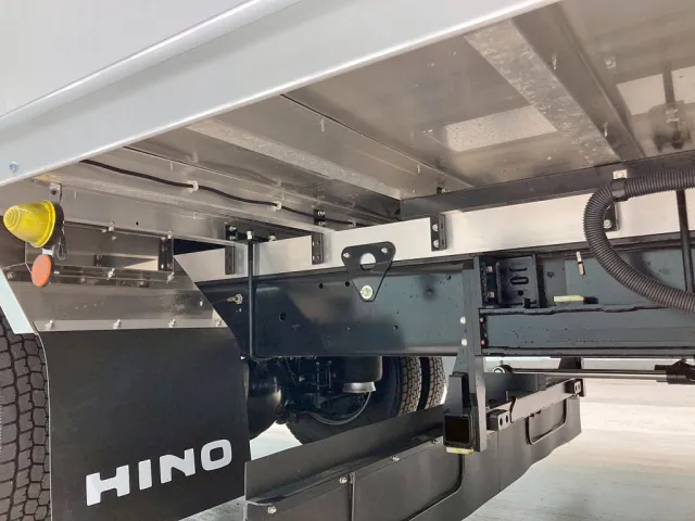 シャーシとネタの状態です。(縦ネタ・横ネタはアルミ製です)|日野 レンジャー 2KG-FD2ABG(2WD)の写真6