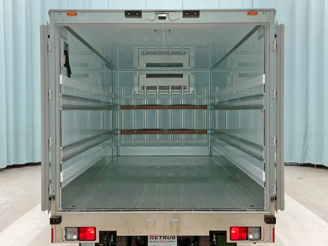 門口周りはステンレス製です。|日野 レンジャー 2KG-FD2ABG(2WD)の写真12