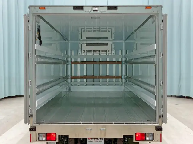 門口周りはステンレス製です。|日野 レンジャー 2KG-FD2ABG(2WD)の写真12