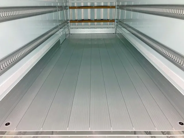 床はシステムフロアー アルミ製です。|日野 レンジャー 2KG-FD2ABG(2WD)の写真13