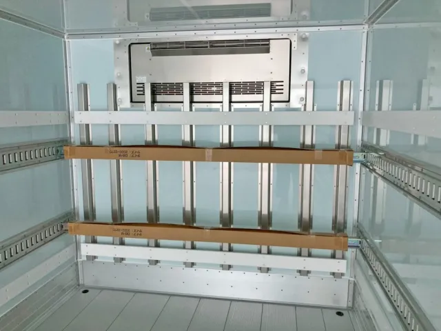 冷凍機の吹き出し口です。|日野 レンジャー 2KG-FD2ABG(2WD)の写真14