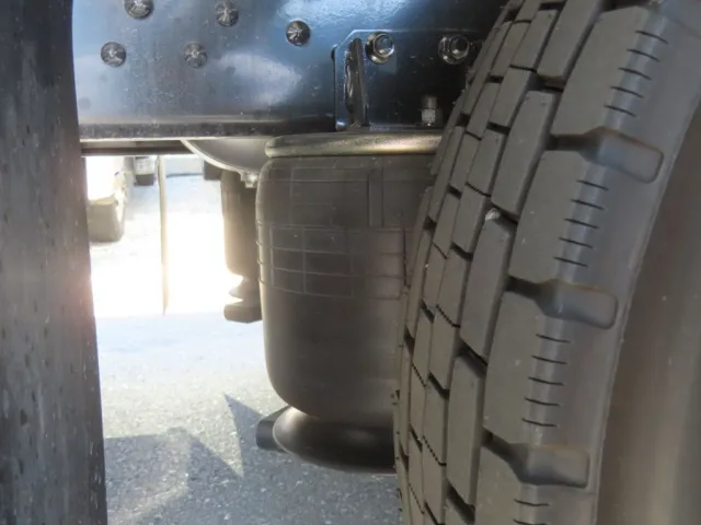 エアサスです。|三菱 ファイター 2KG-FK65F(2WD)の写真5