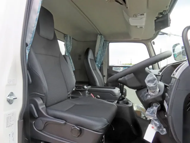 三菱 ファイター 2KG-FK65F(2WD)の写真6