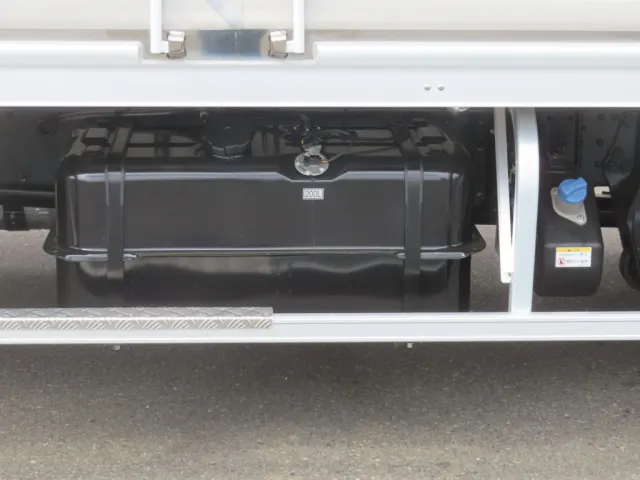 燃料タンクは200Lです。|三菱 ファイター 2KG-FK65F(2WD)の写真13