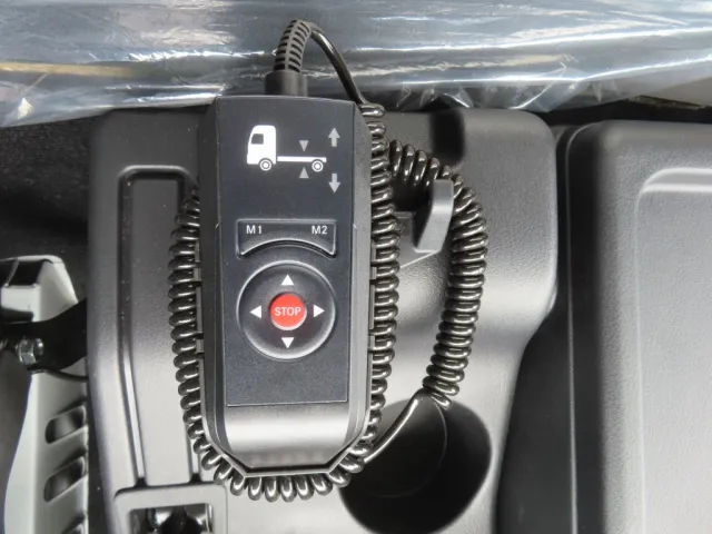 エアサスのコントローラーです。|三菱 ファイター 2KG-FK65F(2WD)の写真16