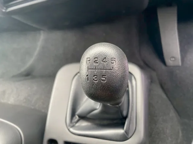 6速MTです|三菱 ファイター 2KG-FK65F(2WD)の写真21