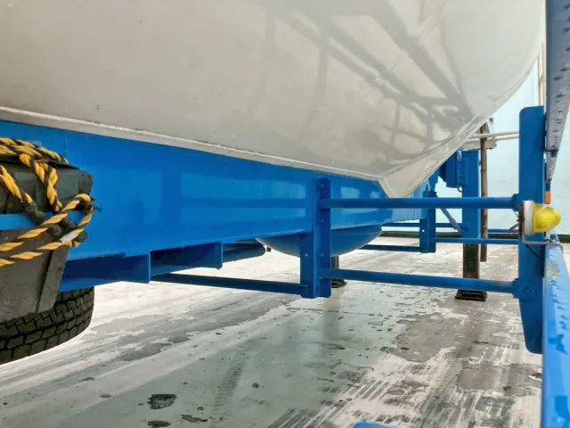 シャーシの状態です。|極東  KA24060の写真7