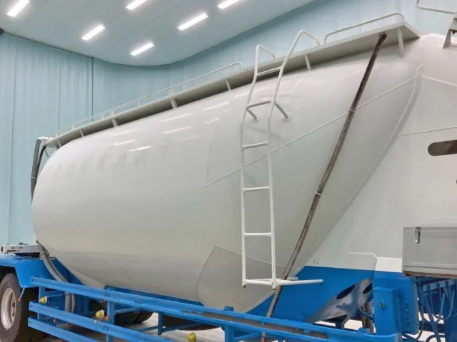 タンク運転席側にシールはがし跡があります。|極東  KA24060の写真14