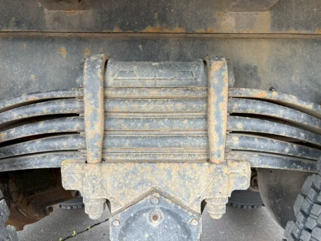 リーフサスです。|UDトラックス クオン QKG-CG5ZMの写真5