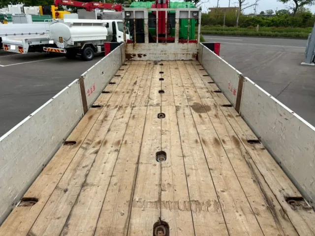 床は板張りです。|UDトラックス クオン QKG-CG5ZMの写真10