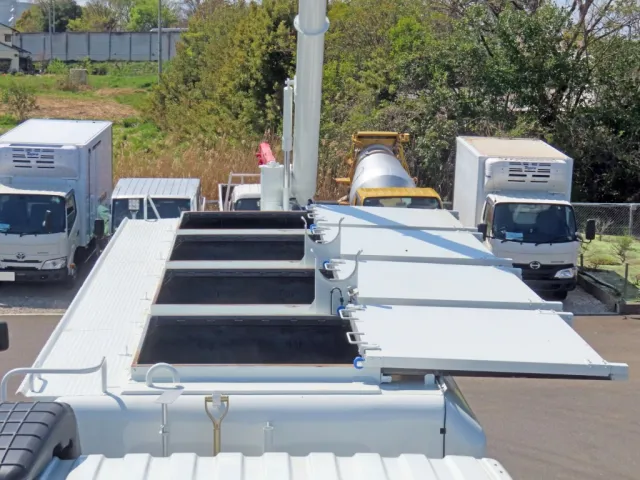 蓋を開けた状態です。|三菱 スーパーグレート 2KG-FV80VYPの写真10