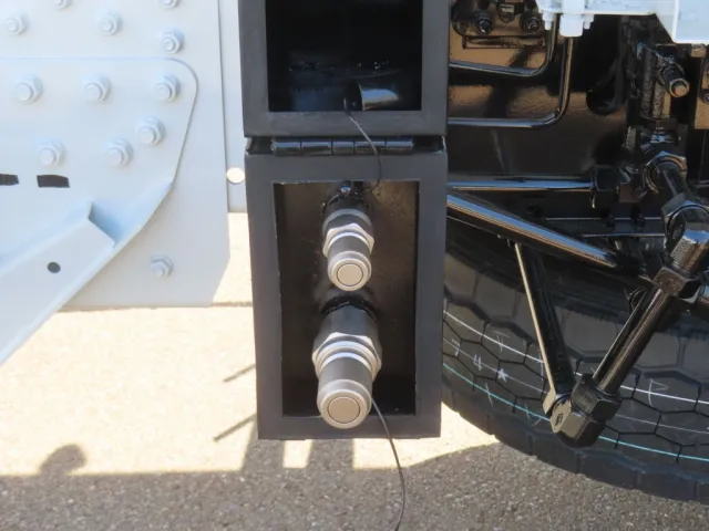 トレーラー用の油圧チャックです。|三菱 スーパーグレート 2KG-FV80VYPの写真22