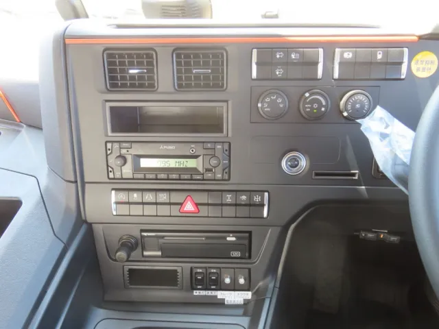 インパネ周りの状態です。|三菱 スーパーグレート 2KG-FV80VYPの写真26
