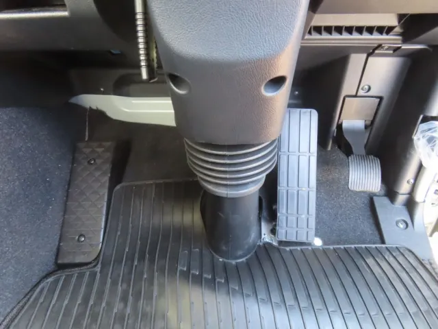 2ペダルです。|三菱 スーパーグレート 2KG-FV80VYPの写真28