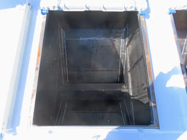 前方から5室目です。|三菱 スーパーグレート 2PG-FV84VZの写真15