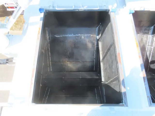 前方から6室目です。|三菱 スーパーグレート 2PG-FV84VZの写真16