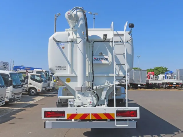 積載物は配合飼料です。|三菱 スーパーグレート 2PG-FV84VZの写真17