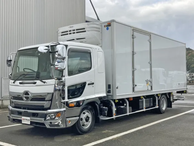 フロント周り、メッキパーツで飾っています。|日野 レンジャー 2KG-FD2ABG(2WD)の写真1