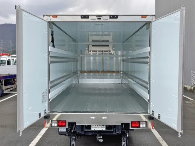 リヤドアは90度ストッパー付きです。|日野 レンジャー 2KG-FD2ABG(2WD)の写真9