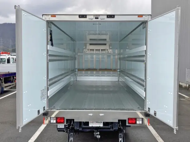 リヤドアは90度ストッパー付きです。|日野 レンジャー 2KG-FD2ABG(2WD)の写真9