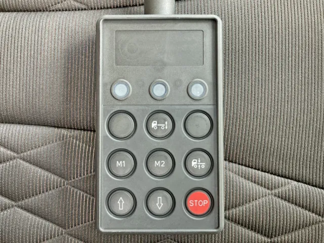 エアサスのコントローラーです。|日野 レンジャー 2KG-FD2ABG(2WD)の写真31