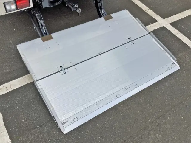 ゲートのステージの状態です。|日野 レンジャー 2KG-FD2ABG(2WD)の写真16