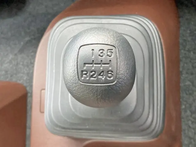 日野 レンジャー 2KG-FD2ABG(2WD)の写真32