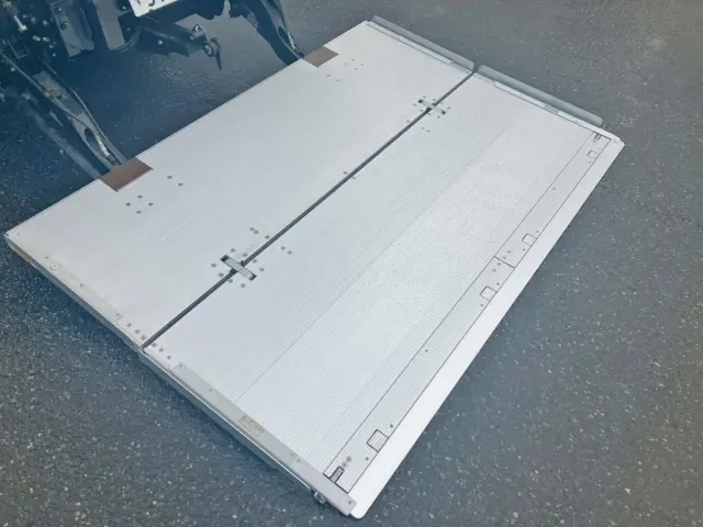 ゲートのステージの状態です。|日野 レンジャー 2KG-FD2ABG(2WD)の写真16